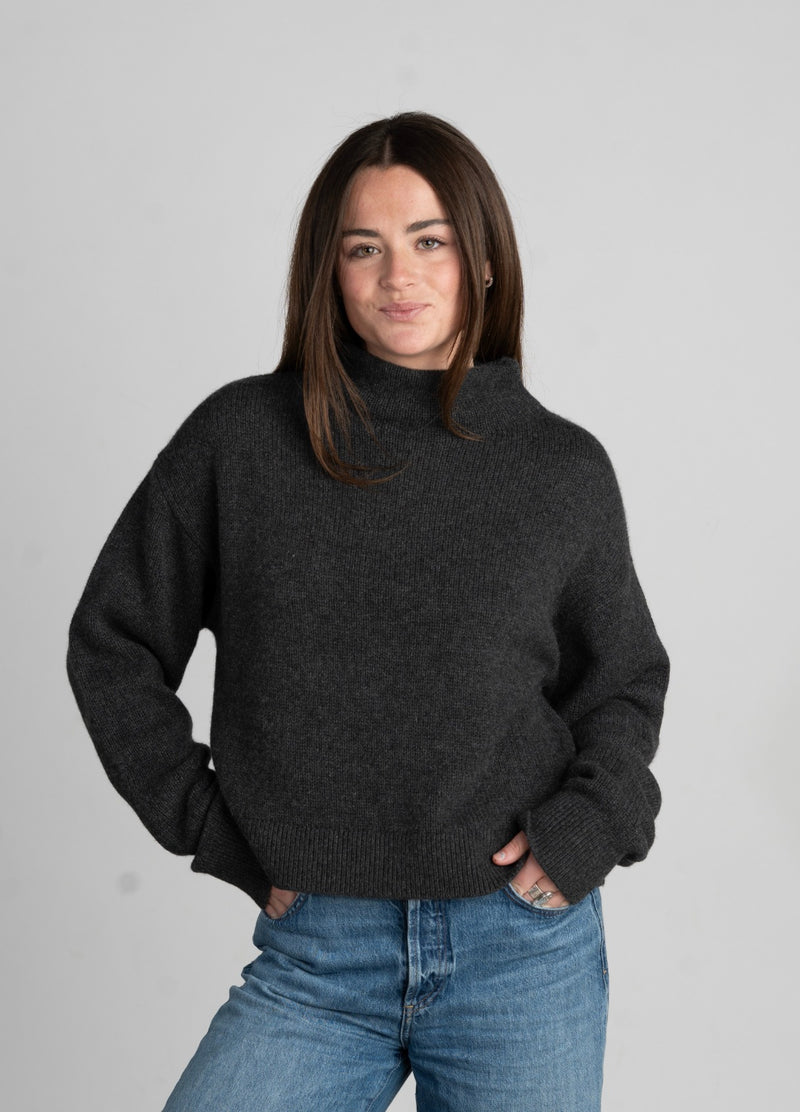 Archer Mackenzie Mockneck